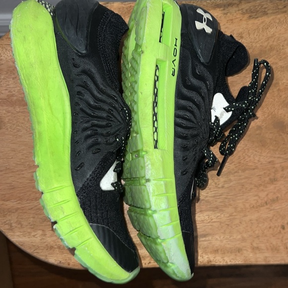 Under Armour Hovr Phantom black and neon green size 4Y - Picture 8 of 11